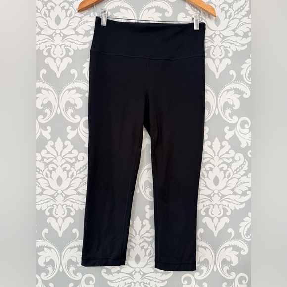 Athletic Works Pants - 4/$25 • Athletic Works Fitted Crop Active Leggings